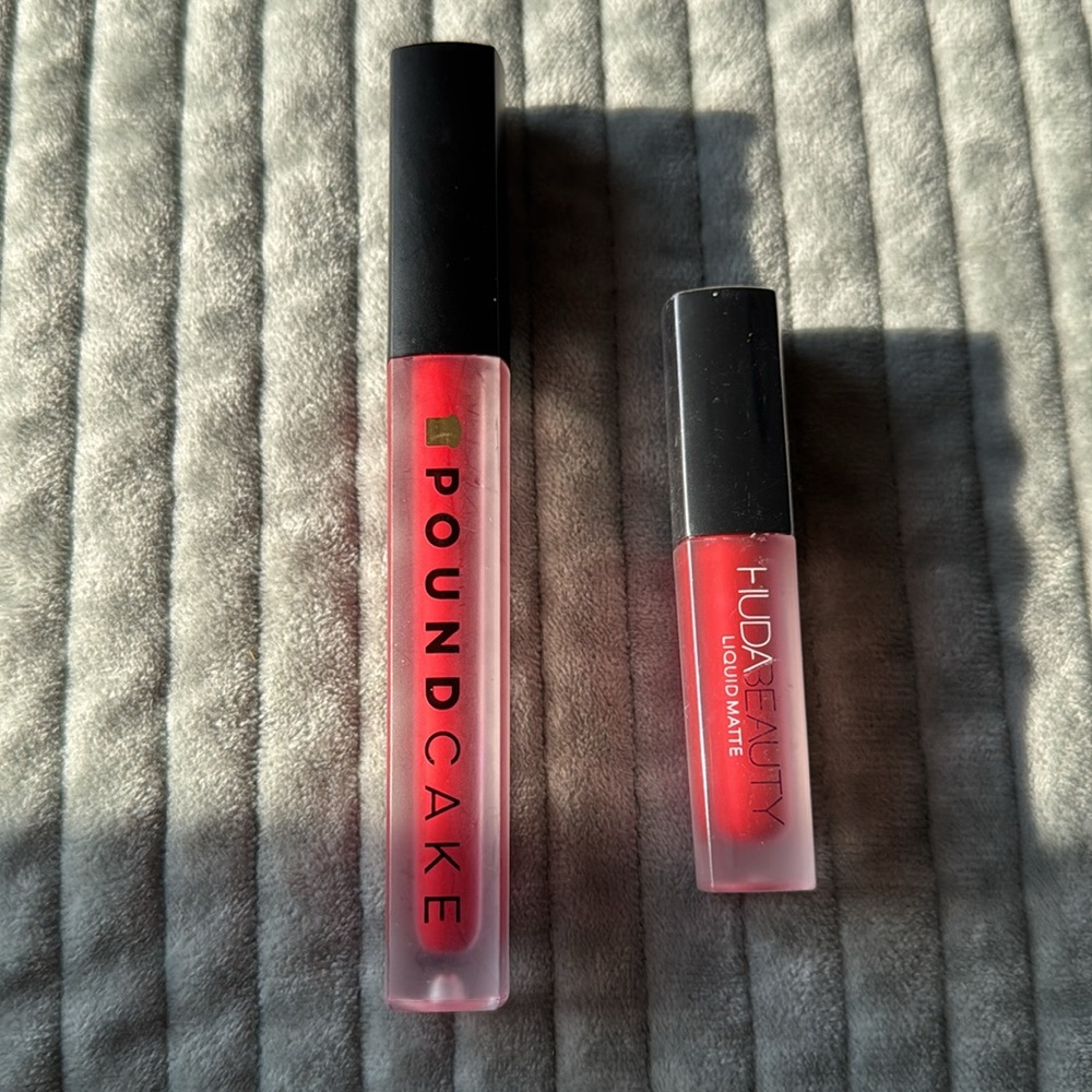 NEW HUDA BEAUTY and POUND CAKE Liquid Matte Lipsticks - Red